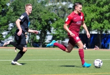 Edis Sinanovic (r.) gelang sein erstes Regionalligator. Das war aber auch schon das einzige Highlight des TSV Schott in Kassel.