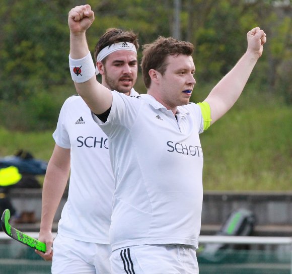 Der Kapitän wird vorerst von der Tribüne aus jubeln: Alexander Hemmersbach hat sich eine Kapselverletzung zugezogen.