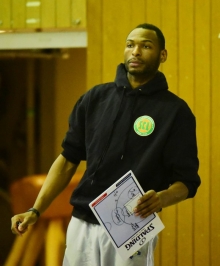 Geht mit einem größeren Kader in die Saison: SCL-Trainer Jerry Otshumbe.