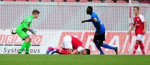 Die frustrierende zweite Halbzeit gegen den 1. FC Saarbrücken (im Bild das 0:2) muss die U23 des FSV Mainz 05 aus den Köpfen bekommen, um am Samstag im Vergleich der Zweitvertretungen beim starken VfB Stuttgart II mutig zur Sache gehen zu können. Personelle Verstärkungen gegenüber der Vorwoche sind nicht zu erwarten