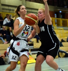 Zug zum Korb: Amina Pinjic erzielte neun Punkte beim Heimsieg der ASC-Frauen.
