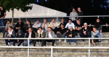 TuS guckt SVG: Die Marienborner Landesligafußballer schauten sich am Freitagabend das Oberligapunktspiel des SV Gonsenheim gegen den FC Homburg an, während Derbygegner Fortuna Mombach auf der benachbarten Anlage sein Abschlusstraining absolvierte.