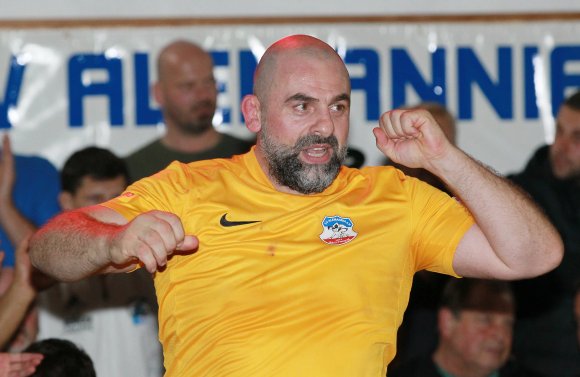 Will auch am Tag der Deutschen Einheit attraktiven Sport bieten: Cengiz Cakici, der Trainer des SV Alemannia Nackenheim.