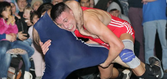 Danilo Bauer überraschte mit seiner knappen Niederlage gegen den Serben Zaur Efendiev.