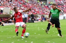 Drehte das Testspiel gegen den SV Sandhausen: Robin Quaison (l.).