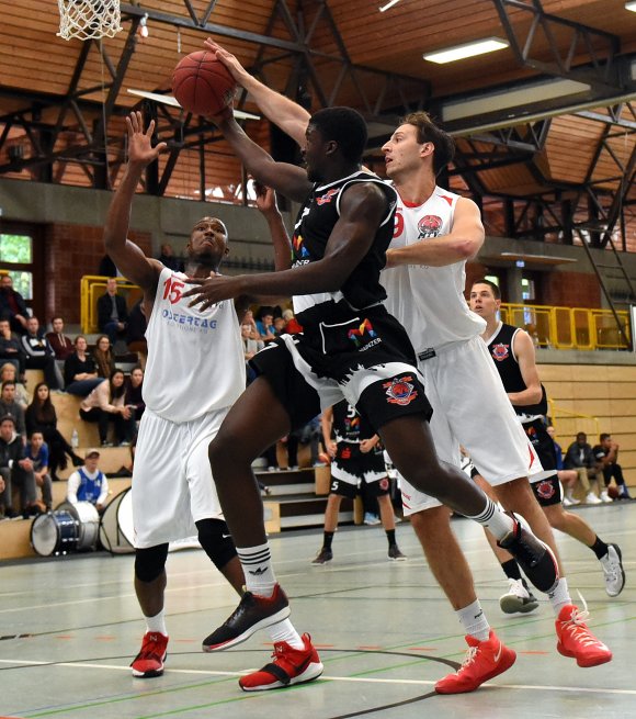 Die heftige Anfangsphase steckten Alain Mandana und der ASC weg, im dritten Viertel gungen sie sogar in Führung.