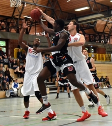 Die heftige Anfangsphase steckten Alain Mandana und der ASC weg, im dritten Viertel gungen sie sogar in Führung.