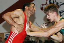 Die Schmerzen waren Khaled Al-Faraj anzusehen. Der Syrer hatte sich im Kampf gegen Nico Megerle......