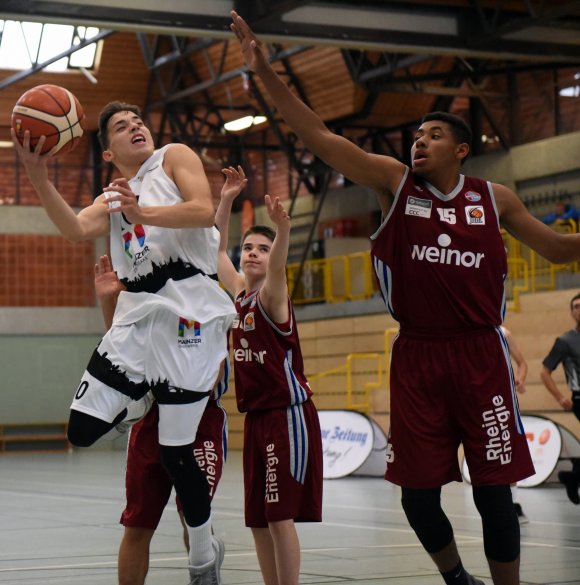 Tobias Oppenberg setzte nicht nur Akzente auf dem Feld, sondern richtete auch die richtigen Worte ans Team.