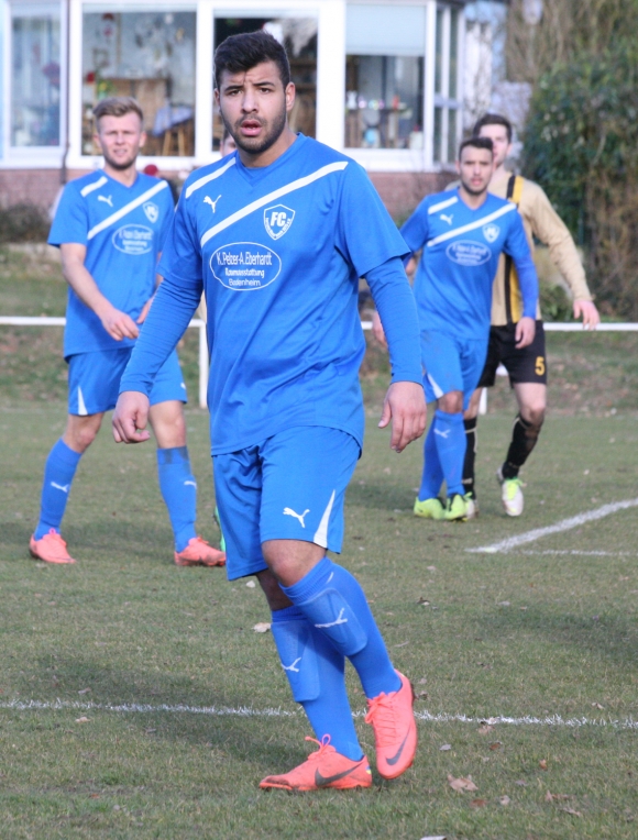 Amin Ouachchens jüngerer Bruder Samir gilt als fußballerisch hoch talentiert, aber durch Trainern nur schwer zu führen. Der 21-Jährige soll das Mittelfeld der Fortunen offensiver gestalten, saß in Morlautern aber zuächst auf der Bank.