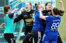Der Heimsieg gegen den TSV Birkenau, den hier (v.l.) Lia Römer, Vanessa Gerken, Hanna Dankwardt, Nathalie Schlesinger und Jessica Kleinjung feiern, war angesichts des engen Spielverlaufs erst einmal ein tolles Erlebnis. In der Trainingswoche wurden dann die Defizite aufgearbeitet, die aus einem durchaus möglichen klaren Heimsieg eine Zitterpartie machten.