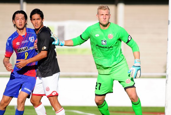 Wird am Vorabend seines 23. Geburtstages erstmals in der Bundesliga im Tor stehen: Robin Zentner.