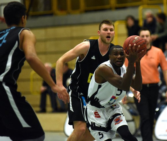 Kewan Beebe gab ein gelungenes Debüt im ASC-Trikot.