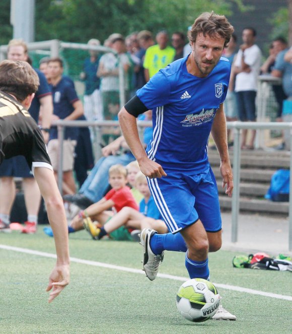 Zwei Tore, 27 Jahre, was will man mehr? Fynn Pierrets war an seinem Geburtstag stark am klaren und ersten Auswärtserfolg der Runde beim FSV Schifferstadt beteiligt.