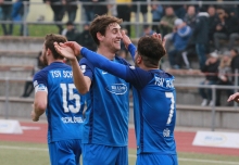 Eine seltene Spezies: Schott-Fußballer, die kurz vor Ende eines Regionalligaspeils jubeln, bekommt man nicht oft zu sehen... 