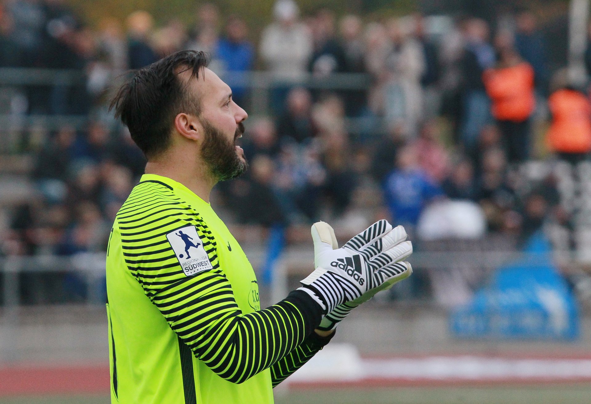 Sein erstes Regionalligaspiel bestritt Denis Ademovic. Zur zweiten Halbzeit für den verletzten Niklas Reichel gekommen, strahlte er viel Ruhe aus.