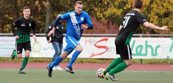 Der Matchwinner: Italclub-Linksverteidiger Janic Diether (M.) erzielte das einzige Tor im Spitzenspiel.