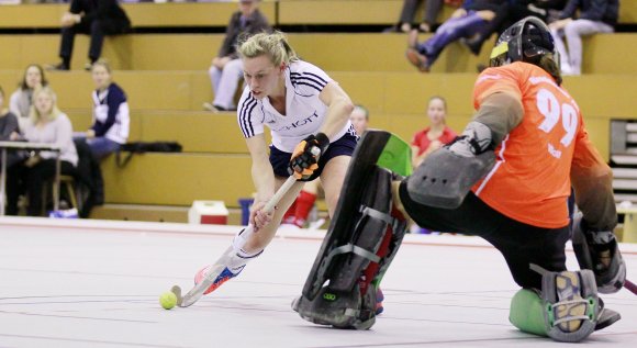 Aline Bessling bleibt die verlässlichste Offensivkraft der Schott-Hockeyfrauen. Vier der acht TSV-Treffer gegen den Rüsselsheimer RK 2 gehen auf ihr Konto.