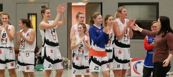 Allen Grund zur Freude hatten die ASC-Basketballerinnen am Sonntagabend...