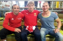 Cheftrainer Davyd Bichinashvili, 88er-Neuzugang Arthur Aleksanyan und der sportliche Leiter Baris Baglan (v.l.) können mit dem Erreichten beim Dortmunder Grand Prix zufrieden sein. 