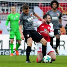 Aua: Levon Öztunali und die 05er mussten am Samstag eine Backpfeife einstecken. Alfred Finnbogason (l.) teilte zweimal aus.