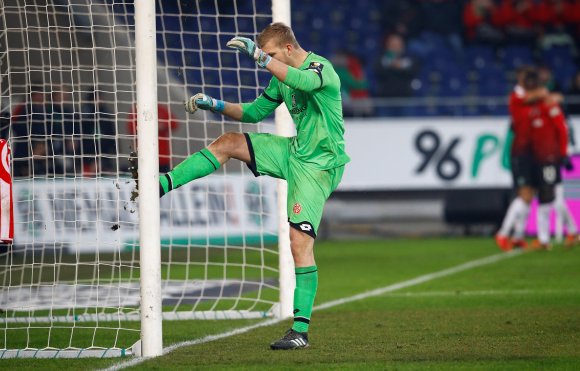 Die drei Gegentreffer hätte der starke Robin Zentner nur mit einem Abriss des Tores verhindern können.