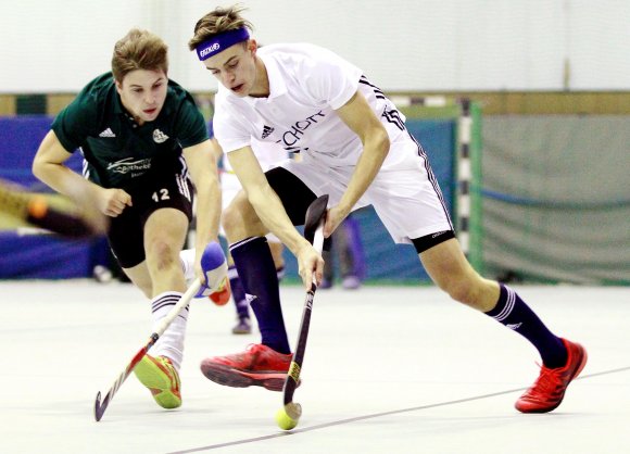 Die Verteidiger waren in Würzburg für alle vier Treffer des TSV Schott verantwortlich. Alleine Niklas Plattenteich traf zum 1:1-Ausgleich aus dem Spiel heraus, alle anderen Tore zum 4:3-Erfolg entstanden aus Kurze Ecken.