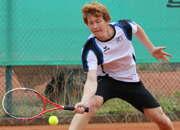 Die Tennisspieler vom TV Mainzer Sand machten im letzten Saisonspiel den Klassenverbleib in der Rheinhessenliga klar. Janek Wloczko trug mit seinem Einzelsieg dazu bei. 