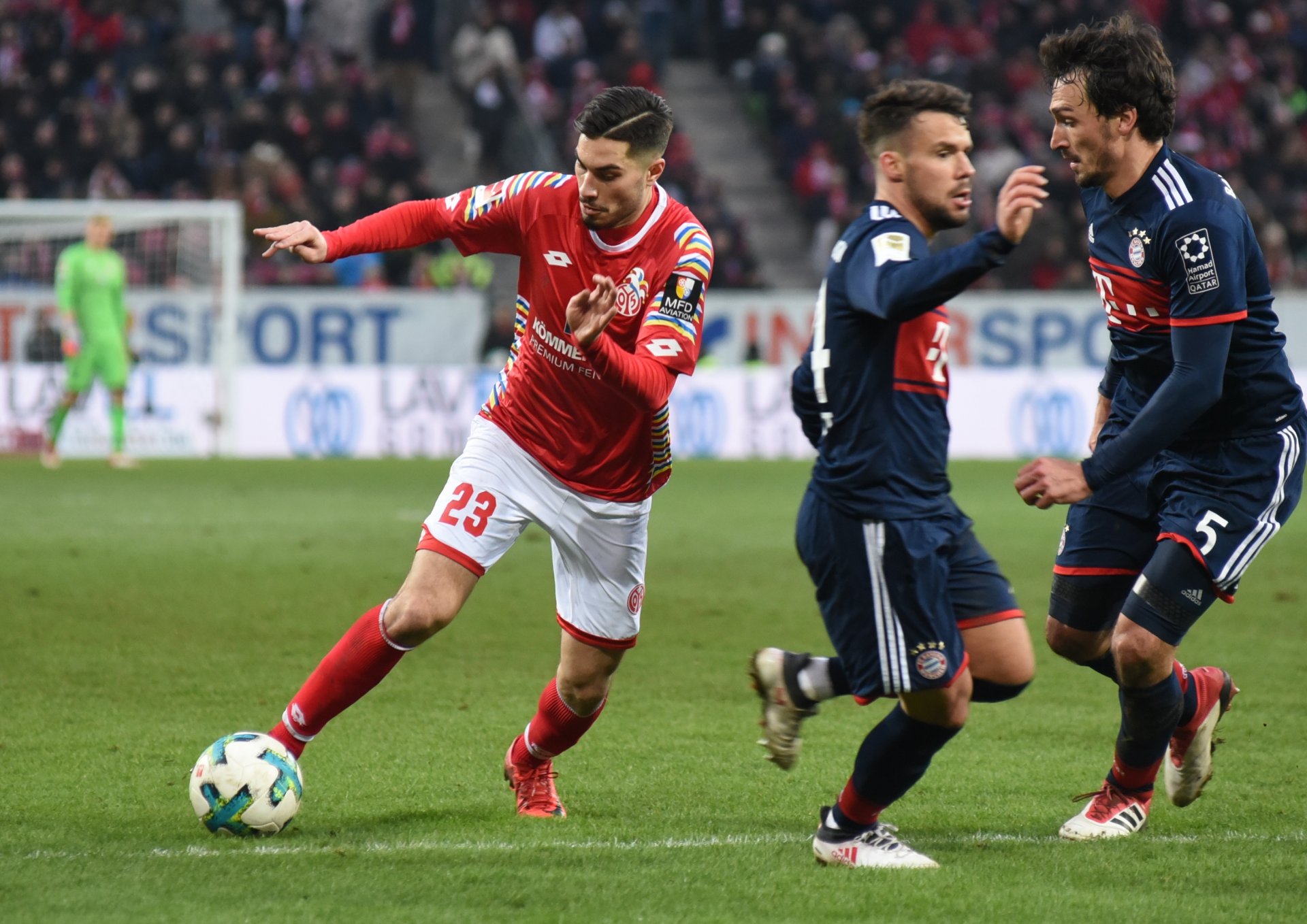 ...oder Suat Serdar in der Nachspielzeit, dessen gleich folgenden Schuss Sven Ulreich ans Außennetz lenkte. 