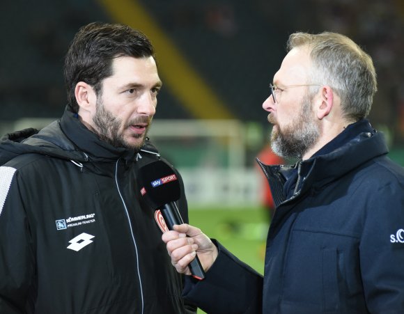 Am Mittwoch musste Sandro Schwarz eine Leistung erklären, für die es keine Erklärung gab. Am Samstag erwartet der 05-Trainer zumindest bedingungslosen Einsatz.