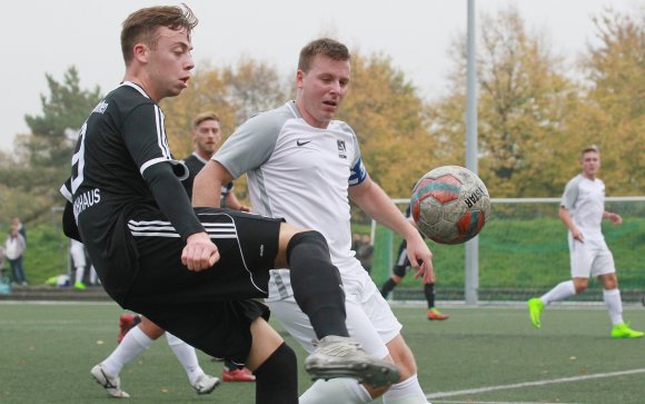 Zwei Teams aus der Gefahrenzone: Bei Fontana Finthen (l. Patrick Hochhaus) erhoffen sie sich nach der Winterpause mehr Konstanz, der TSV Schott II (r. Tobias Büngen) setzt unter anderem auf die Arbeit des neuen Trainers Jockel Weinz.