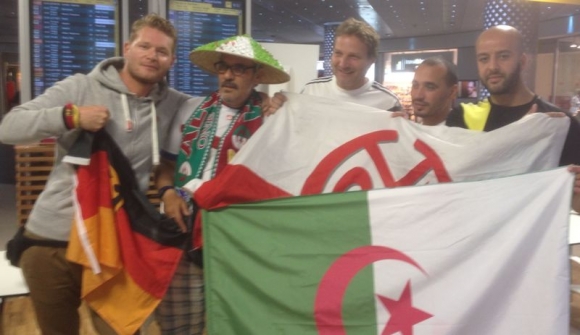 Treffen der Nationen: Deutsch-algerische Verbrüderung in Lissabon.