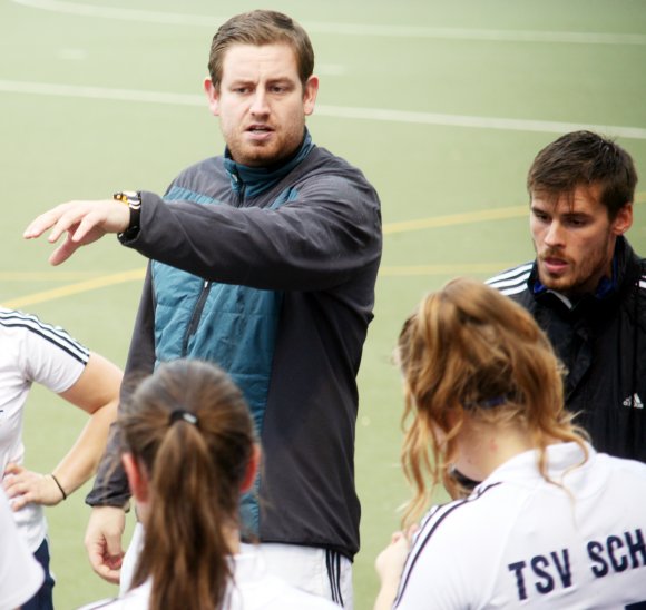 Zusammen brachten Tobias Jordan und Kristian Martens (r.) die  Regionalliga-Hockeyfrauen des TSV Schott durch den ersten Teil der Feldrunde und die alktuelle Hallenrunde. Nun übernimmt der bisherige Kotrainer Martens von Jordan, der sich anderen Aufgaben widmen wird.