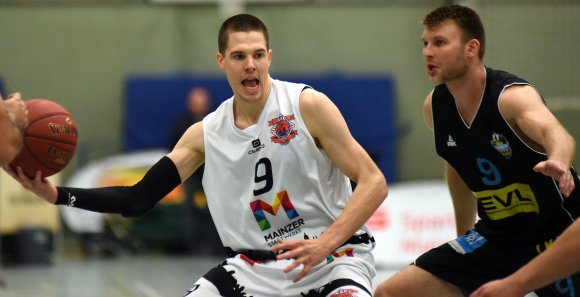 In der Hinrunde bezwangen Richard Maurer und der ASC die Baskets Limburg mit 93:84.