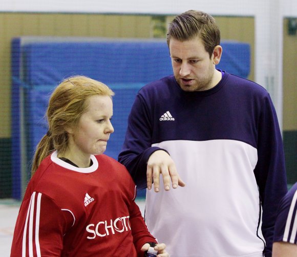 Der Torwarterklärer: Was sich für Tobias Jordan beim TSV Schott derzeit auf Svea Nagel und Co beschränkt, darf der Keeper der Regionalliga-Männer künftig hauptberuflich beim Großverein Mannheimer HC machen.