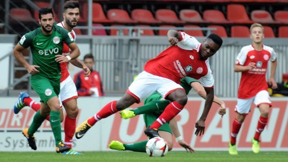 Ridle Baku, wie der bisher offiziell Bote Nzuzi Baku heißende Nachwuchsmann der Mainzer U23 sich nunmehr nennt, feierte mit sener Mannschaft in der Hinrunde einen tollen 2:0-Sieg über die Offenbacher Kickers. Trainer Dirk Kunert ist sich allerdings sicher, dass die Erinnerungen an diese Begegnung am Freitagabend auf dem Bieberer Berg keine Rolle mehr spielen werden.
