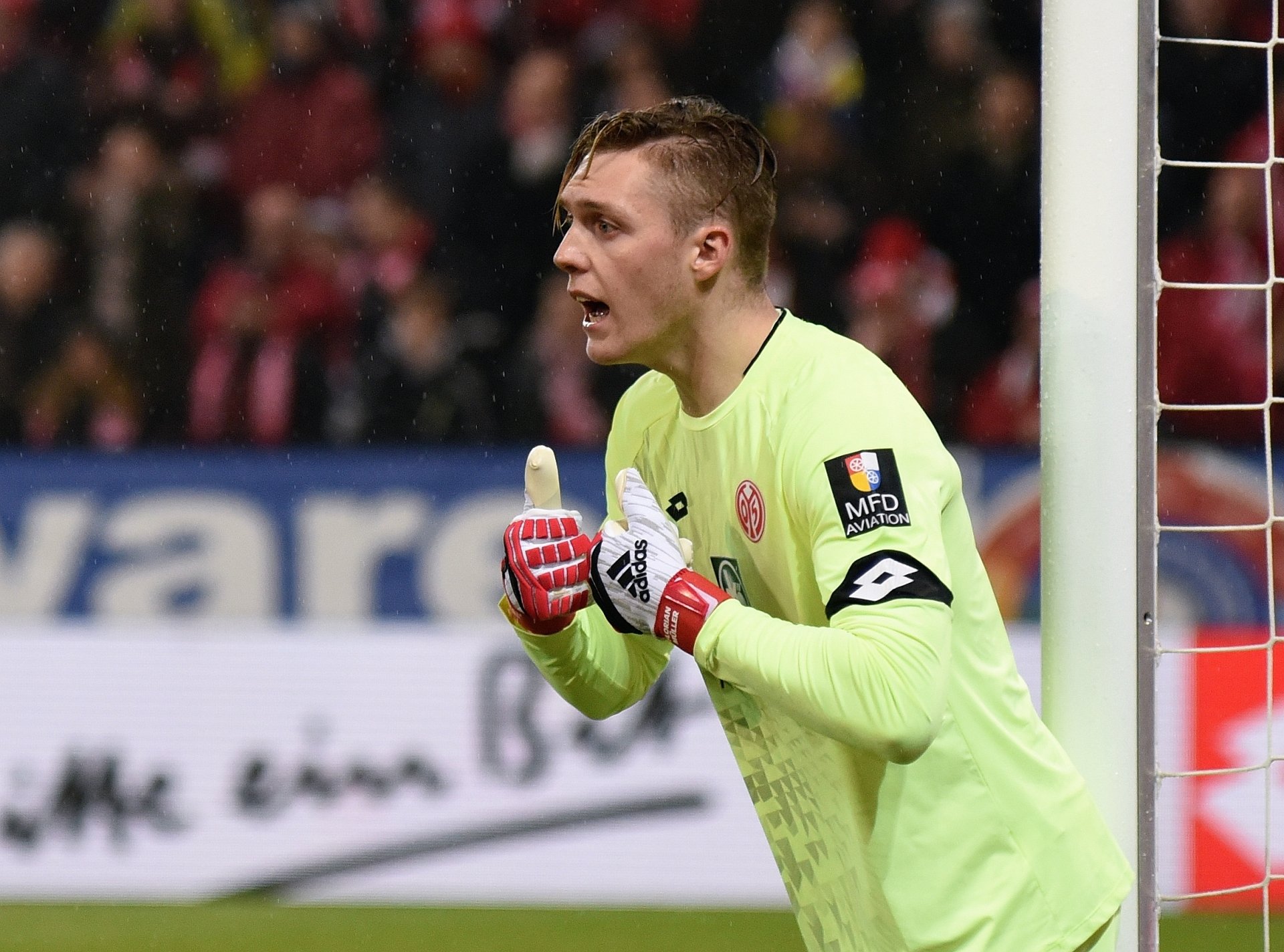 Nahezu beschäftigungslos: Florian Müller in seinem ersten Bundesligaheimspiel.