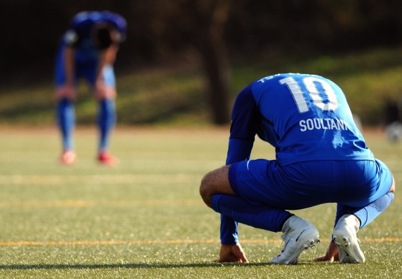 Erschöpft und enttäuscht: Ilias Soultani, einer der besten Schottler, nach dem Abpfiff...