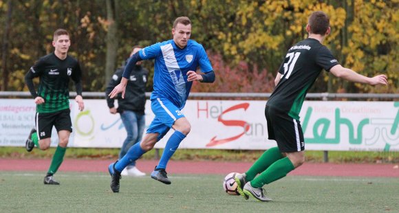 Janic Diether (M.) will mit dem SV Italclub am Osterwochenende an die Tabellenspitze stürmen.