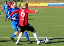 Wird auch in der kommenden Saison das Schott-Trikot tragen: Nicklas Schlosser (l.).