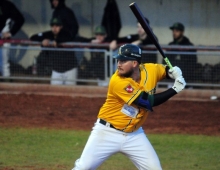 Einen glänzenden Einstand gab Austin Gallagher, mit der Nummer 28 des früheren Homerun-Hitters Mike Larson, in den beiden Spielen der A's gegen die Ulm Falcons.