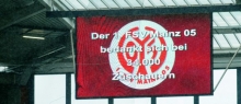 Eine ausverkaufte Arena ist in Mainz schon an Samstagen eine Seltenheit. Montags wird das wohl nie der Fall sein.