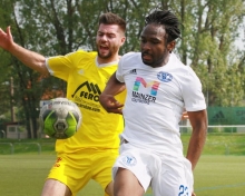 Stephane Eba Eba (r.) bereitete einige gute Tormöglichkeiten vor. Alle blieben ungenutzt. 