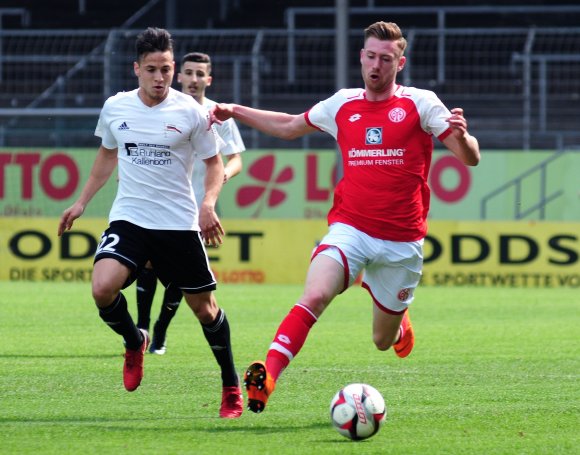 Zweifacher Torschütze beim Mainzer 3:2-Sieg in Freiburg: Jannik Mause.