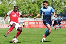 Christian Kinsombi erlief viele Bälle und versuchte sich in Zweikämpfen durchzusetzen, die er zur Not bis an die Grundlinie führte.