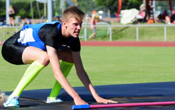 Auch wenn die Latte zunächst einige Male fiel: Am Ende des Wettkampfs in Saargemünd stand für Tomas Janda eine neue Bestmarke von 2,10 Meter.