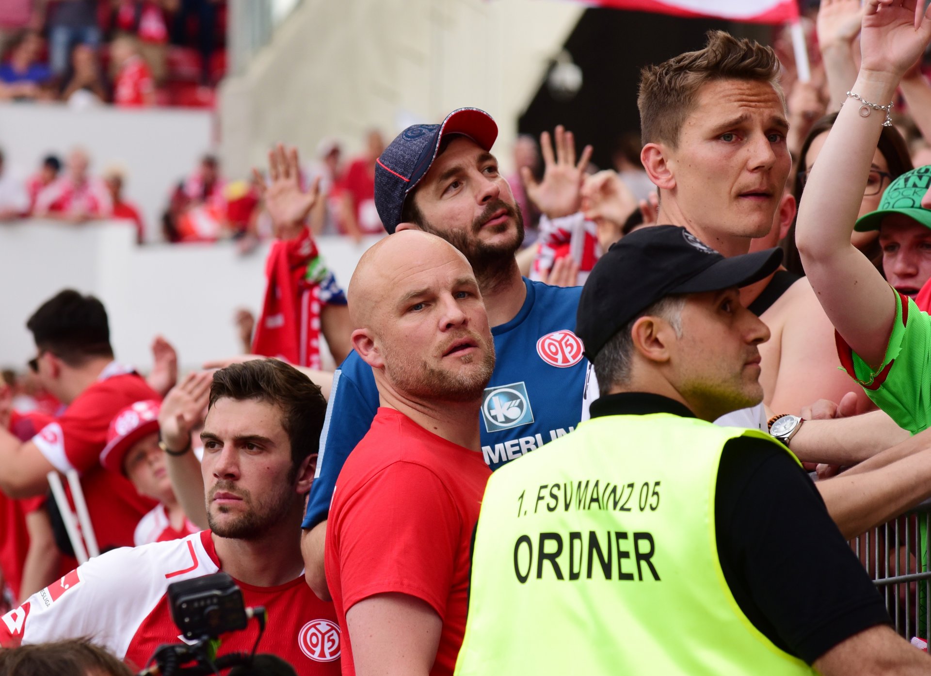 Auch wenn sie dreinschauten, als habe der Videoschiedsrichter eine Tabellenkorrektur angeordnet: