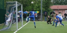 Das 3:3 in der 88. Minute: Andreas Klapper (r.) hat die Flanke von Frank Berninger (l., hinter dem Tor) per Kopf-/Schulterball auf die Reise geschickt, die Kugel senkt sich über TSV-Verteidiger Marek Gröhl hinweg zum dritten Ausgleich ins Tor. 
