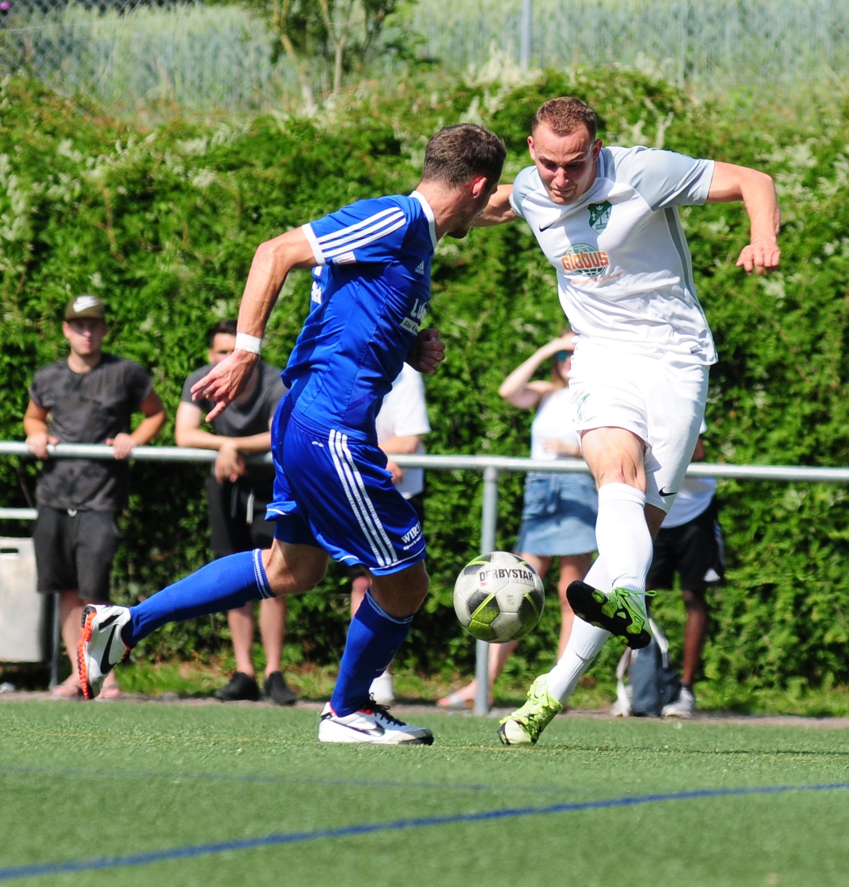 Zwei Treffer steuerte Andreas Klapper zum Marienborner 4:0-Sieg bei. In dieser Szene erzielt er das 2:0.