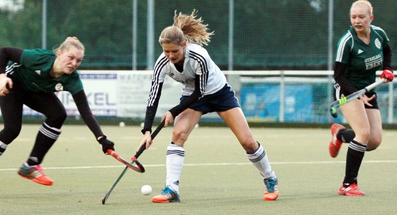 Zum drittletzten Saisonspiel tritt der TSV Schott Mainz bei Tabellennachbar 1. Hanauer THC an. Das Heimspiel im Oktober (im Bild: Ilka Langshausen) ging mit 3:6 verloren.